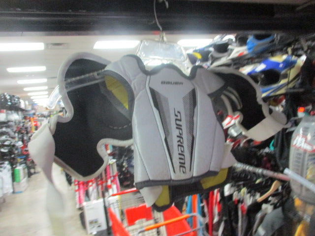 Load image into Gallery viewer, Used Bauer Supreme s170 Youth Small Hockey Shoulder Pads
