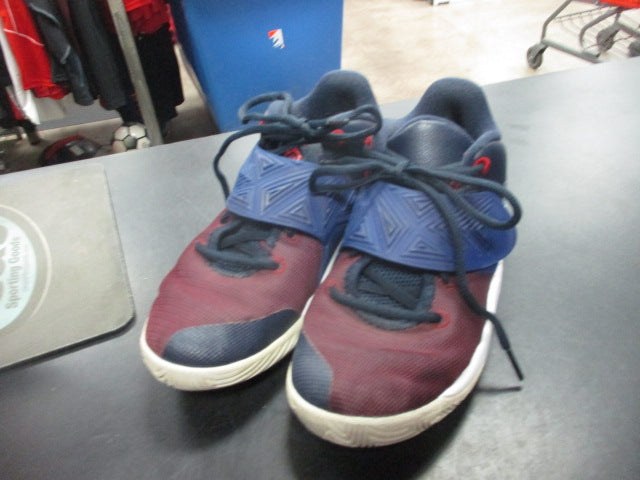 Load image into Gallery viewer, Used Nike Kyrie Irving Basketball Shoes Size 4
