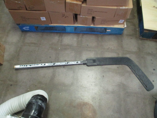 Load image into Gallery viewer, Used Franklin Street Lightning Junior Goalie Hockey Stick - 48&quot;

