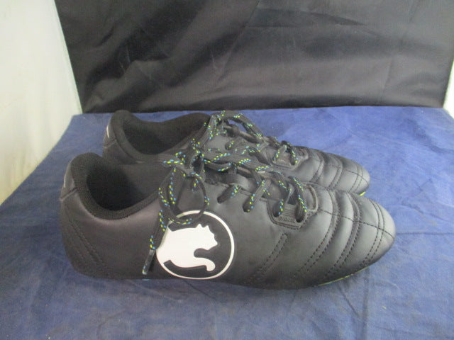 Load image into Gallery viewer, Used Puma Procat Soccer Cleats Youth Size 4
