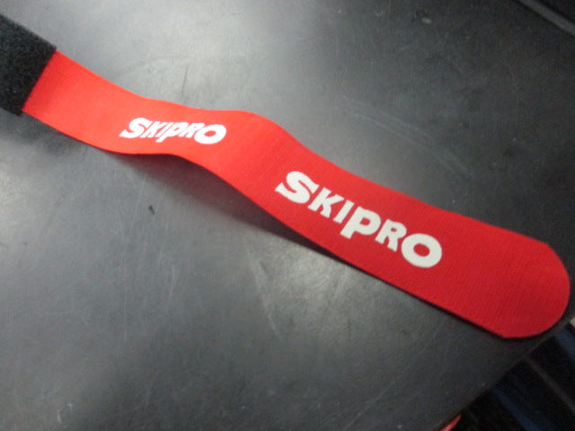 Load image into Gallery viewer, Used Ski Pro Ski Strap
