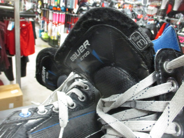 Load image into Gallery viewer, Used Bauer Nexus 2700 Hockey Skates Size 3.5 EE
