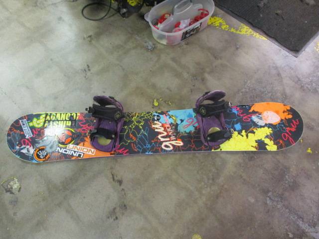 Load image into Gallery viewer, Used GNU B-Nice Series 148cm Snowboard w/ GNU Danny Kass Special Reserve Binding

