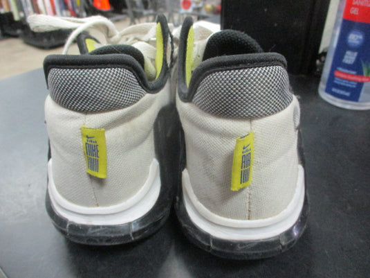 Used Nike Witness LJ Basketball Shoes Size 3.5