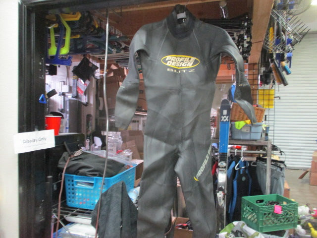 Load image into Gallery viewer, Used Profile Design Blitz Mens Medium Wetsuit
