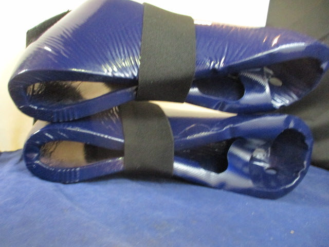 Load image into Gallery viewer, Used Century Foot Protector Adult Size 11/12
