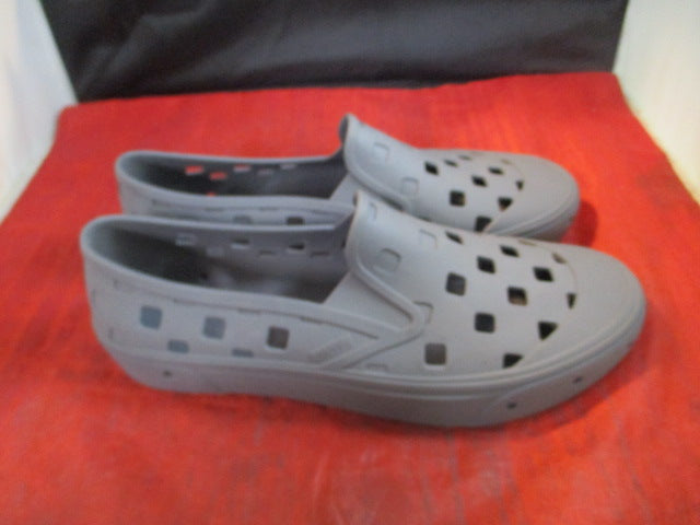 Load image into Gallery viewer, Used Vans Trek Slip-On Shoes Adult Size 10
