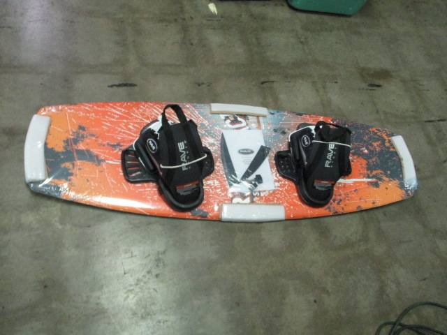 Load image into Gallery viewer, Rave Sports Jr Wakeboard With Charger Boots
