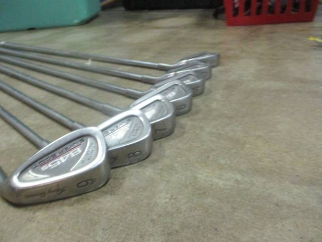 Load image into Gallery viewer, Used Tommy Armour Silver Scot 2-9 Iron (missing 5 iron)
