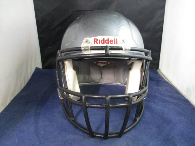Load image into Gallery viewer, Used Riddell Speed 2010 Football Helmet Size Medium
