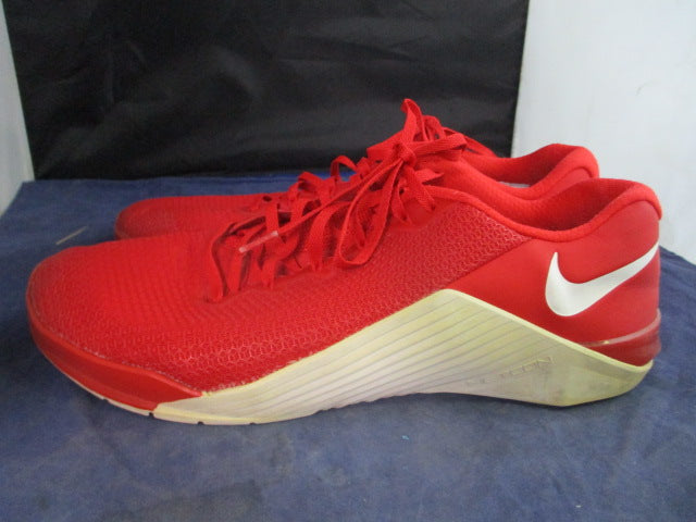 Load image into Gallery viewer, Used Nike Metcon Workout Shoes Size 13
