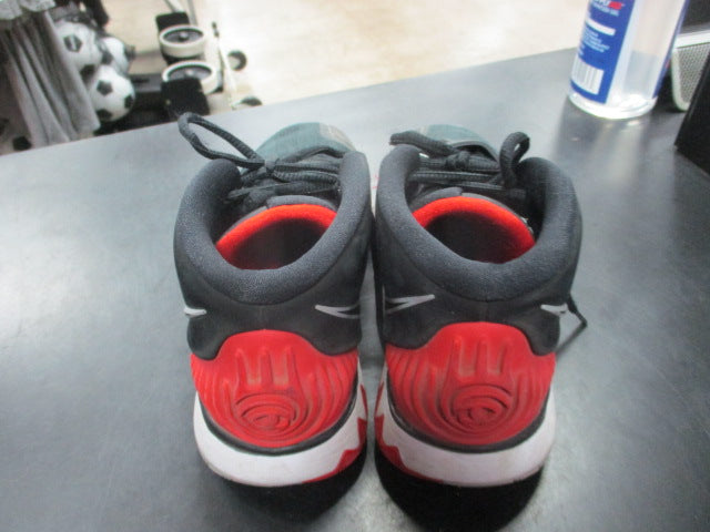 Load image into Gallery viewer, Used Nike Kyrie Irving Basketball Shoes Size 4
