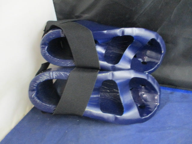 Load image into Gallery viewer, Used Century Karate Sparring Shoes Adult Size Small
