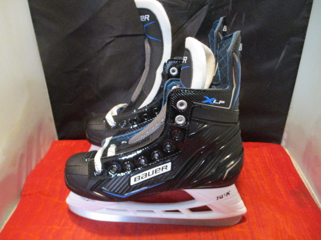 Load image into Gallery viewer, Bauer X-LP Ice Hockey Skates Youth Size 5
