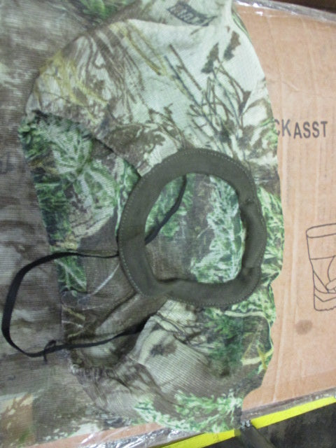 Load image into Gallery viewer, Used Camo 3/4 Mesh Face Mask
