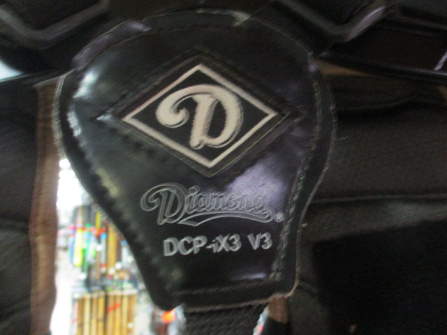 Load image into Gallery viewer, Used Diamond iX3 V3 Catcher Chest Protector
