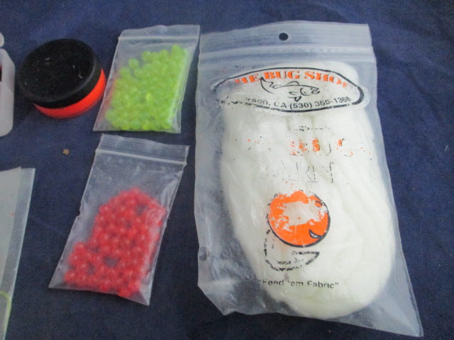 Load image into Gallery viewer, Used Assorted Fly Fishing Making Kit - hooks,worms, yarn, flys, beads
