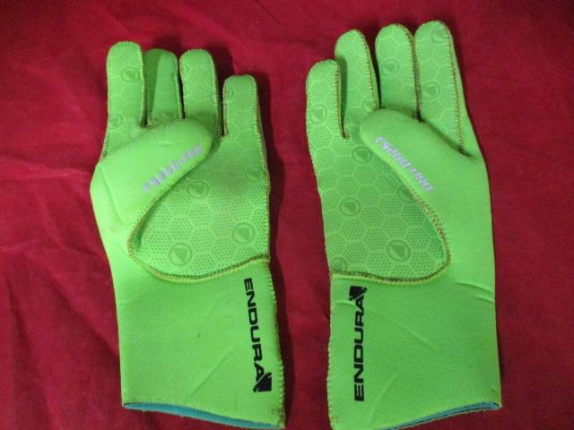 Load image into Gallery viewer, Used Endura FS260-Pro Cycling Gloves
