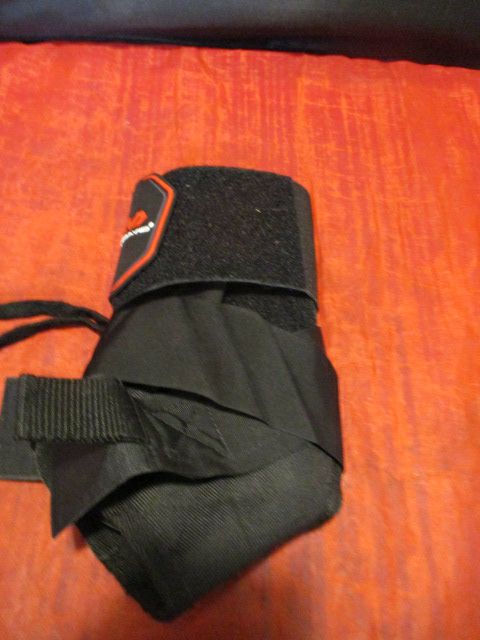 Used McDavid Ankle Brace w/ Wraps Size Small