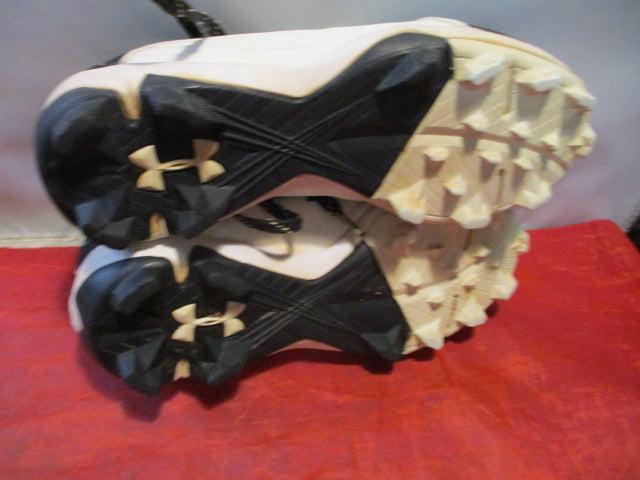 Load image into Gallery viewer, Used Under Armour Leadoff Cleats Youth Size 3
