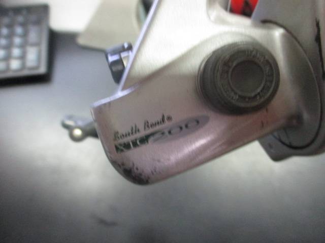 Load image into Gallery viewer, Used South Bend XTC 200 Fishing reel
