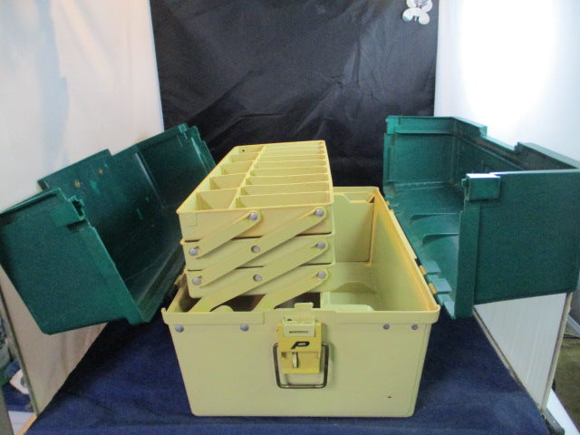 Load image into Gallery viewer, Used Vintage Plano 8733 3 Tray Cantilever Style Tackle Box
