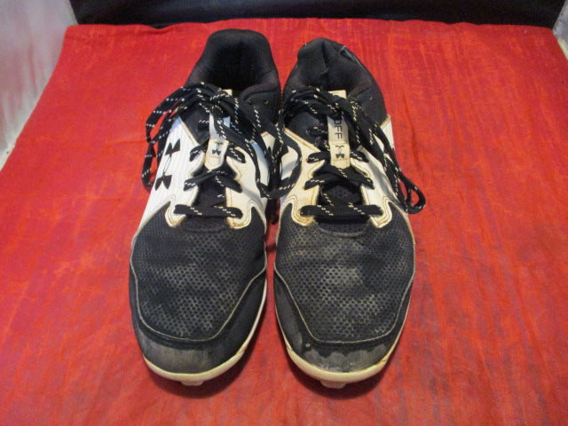 Load image into Gallery viewer, Used Under Armour Leadoff Cleats Youth Size 3

