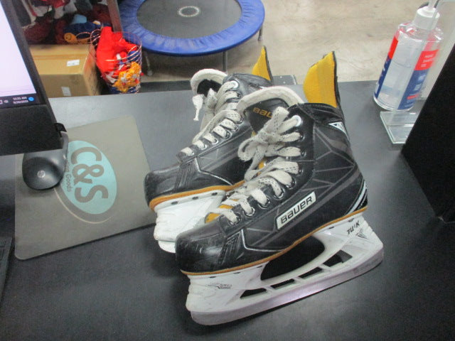 Load image into Gallery viewer, Used Bauer S160 Hockey Skates Size 4.5
