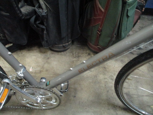 Load image into Gallery viewer, Used Electra Tocino 7D Custom 20-Speed City Bicycle
