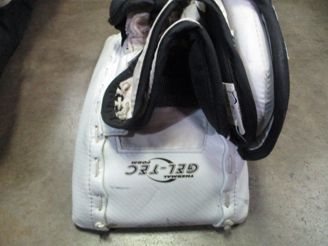 Load image into Gallery viewer, Used Vaughn Epic 8000 Thermal Gel-Tec Form Goalie Blocker Glove
