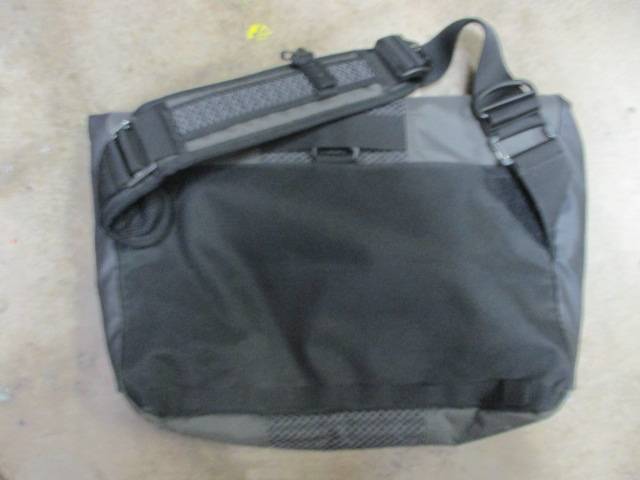timbuk2 ram convertible messenger bag Classic Messenger Bag M / Rose