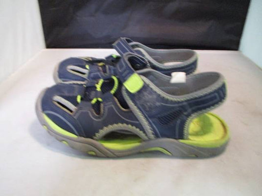 Used Youth Sneaker Sandal Size 2