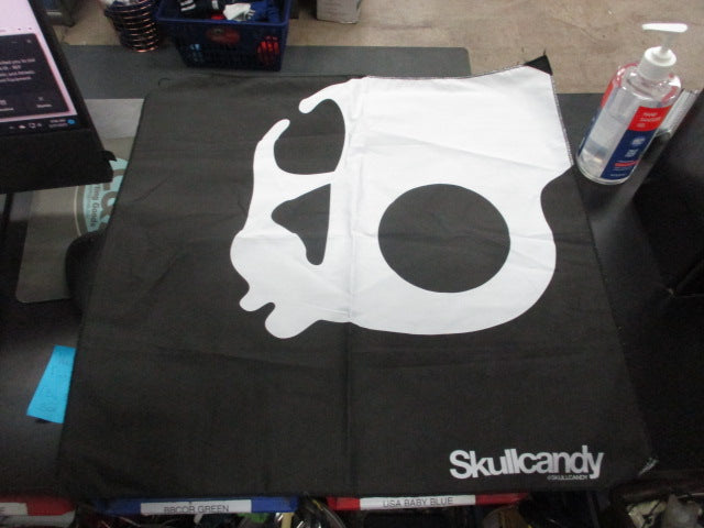 Load image into Gallery viewer, Skull Candy Bandana 22&#39; x 22&quot; (never used)
