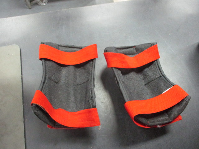 Load image into Gallery viewer, Used Hot Wheels Skate Knee Pads - Youth

