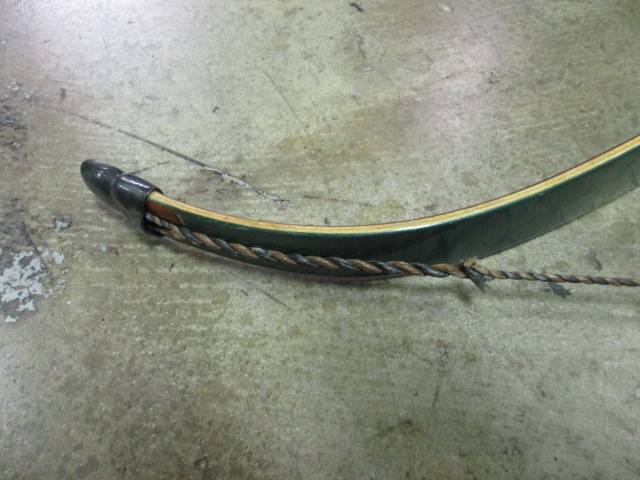 Load image into Gallery viewer, Used Vintage 1960s Ben Pearson Stallion 62&quot; Recurve Bow
