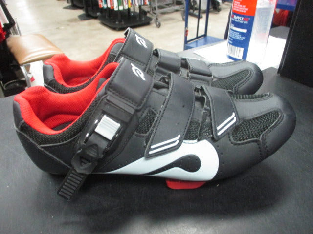 Load image into Gallery viewer, Used Peloton Cycling Shoes Size 39
