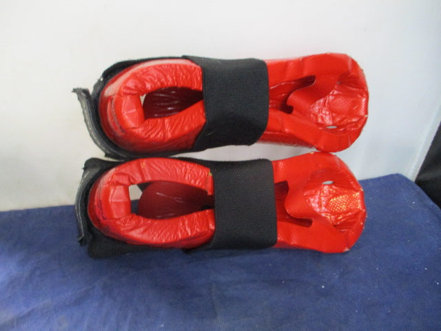 Load image into Gallery viewer, Used Century Karate Sparring Shoes Youth Size Child
