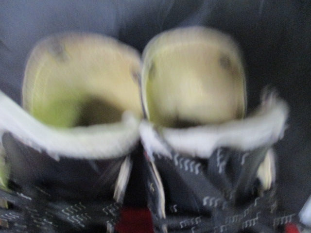 Load image into Gallery viewer, Used Graf Supra 503 Hockey Skates Size 4
