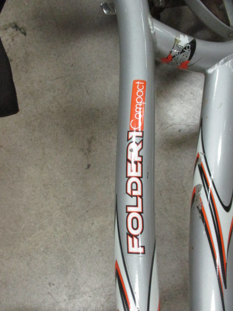 Used Adams Folder1 Compact Tag Along