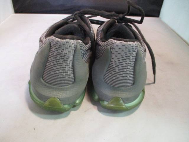 Load image into Gallery viewer, Used Nike KD Youth Basketball Size 4.5
