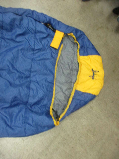 Load image into Gallery viewer, Used Slumberjack Sleeping Bag (2 small holes)
