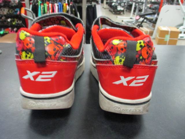 Load image into Gallery viewer, Used Heelys X2 Shoes Size 1
