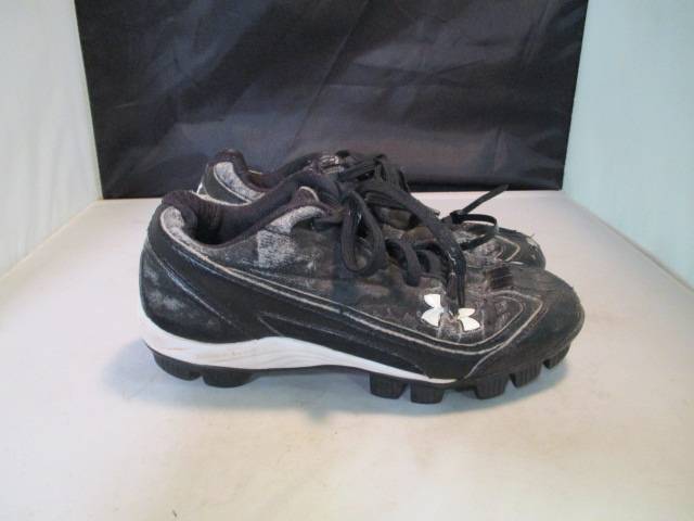 Load image into Gallery viewer, Used Under Armour Baseball Cleat Size 3.5
