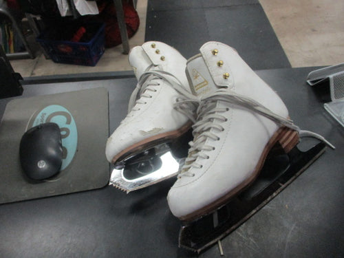 Used Jackson Freestyle 2191 Figure Skates Size 2 (Needs Insoles)