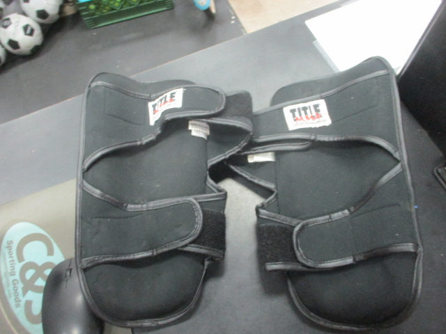 Load image into Gallery viewer, Used Title MMA Shin Guards Size Medium (Has slight wear on shin)
