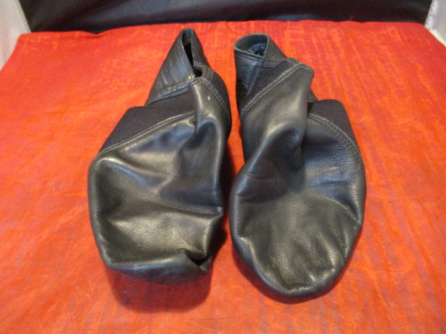 Load image into Gallery viewer, Used Leo&#39;s Dancewear Dance Shoes Size 10
