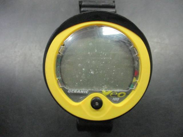 Load image into Gallery viewer, Used Oceanic Veo 100 Dive Computer (Needs Battery)
