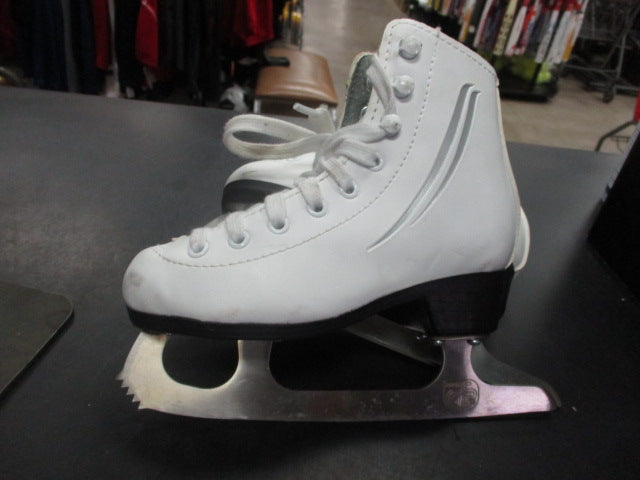 Load image into Gallery viewer, Used Cascade Lake Placid Figure Skates Size Junior 11
