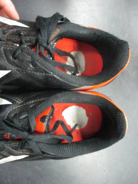 Load image into Gallery viewer, Used Adidas Turf Soccer Cleats Size 4
