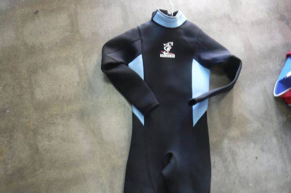 Load image into Gallery viewer, Used Youth Seavenger Wetsuit Size 10
